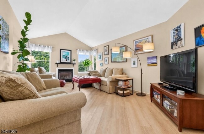 Photo - 416 Homestead Ct