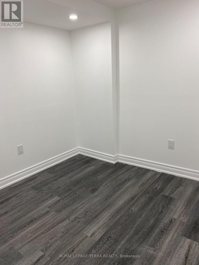 Photo - 44 Howling Crescent