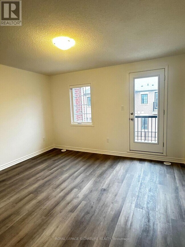 Photo - 1259 Lily Cres