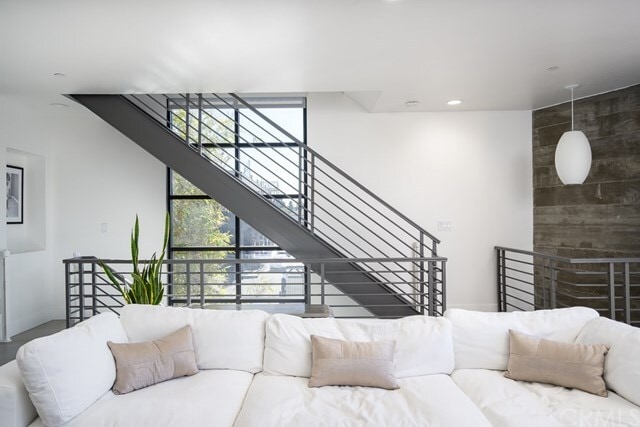 Photo - 1418 Innes Pl