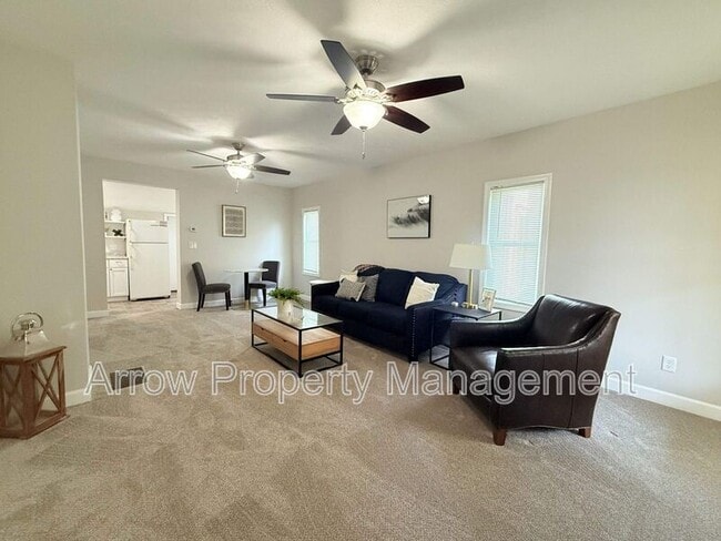 Photo - 2970 Starr St