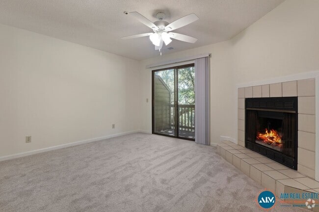 Building Photo - Updated Wyndemere Condo at Yacht Cove – Fr...