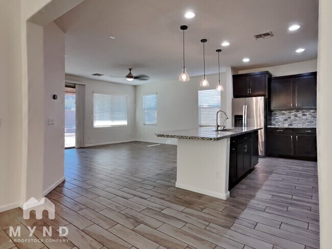 Photo - 19913 W Lincoln St