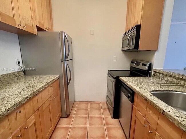 Photo - 842 Meridian Ave Unidad 2A