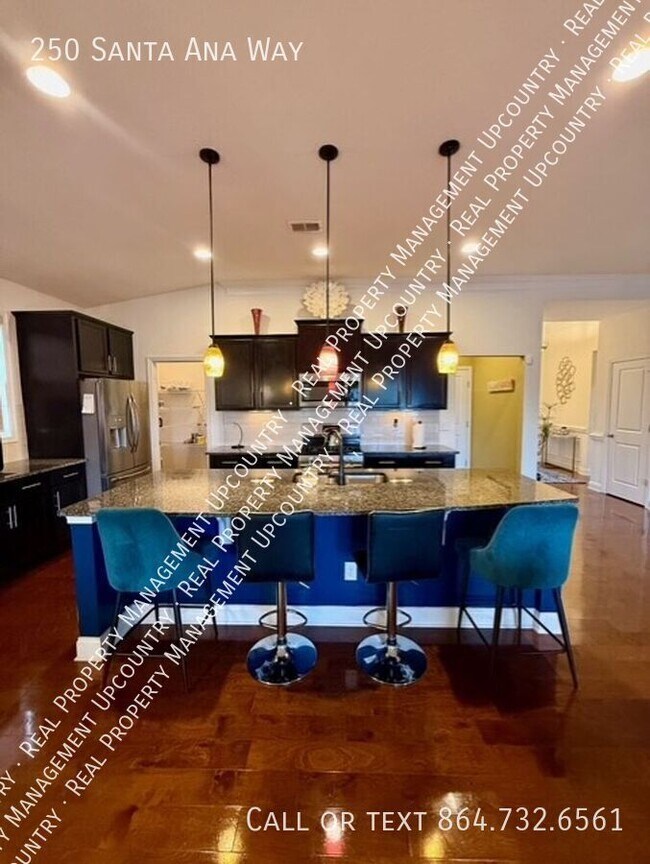 Photo - 250 Santa Ana Wy
