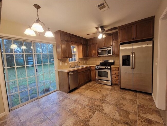 Photo - 609 Cottonwood St Unit A