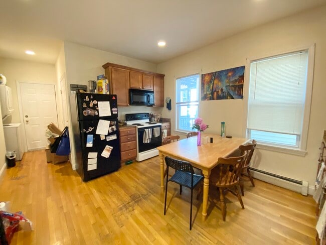 143 Hillside St Unit 3