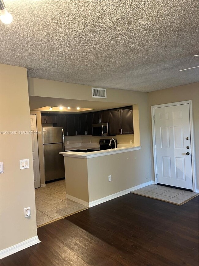 Building Photo - 4151 N Haverhill Rd Unit 1514