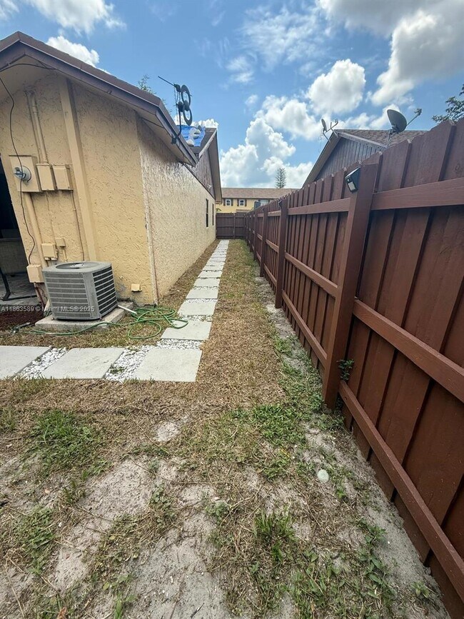Photo - 4403 NW 4th Ave