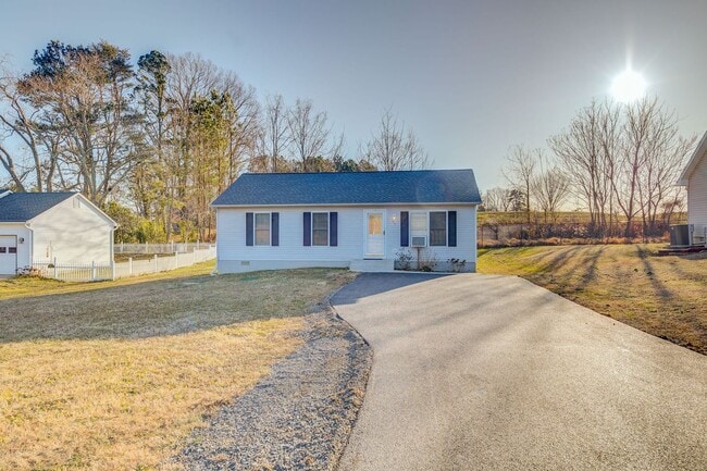 Photo - 155 Cove Point Rd