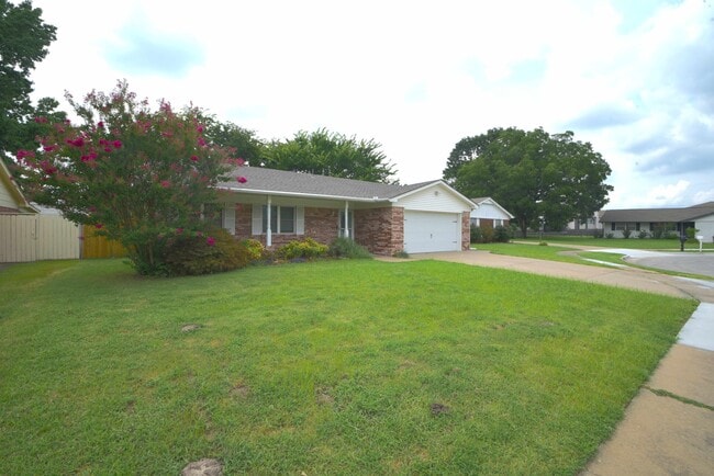 Photo - 1608 S 1st Pl