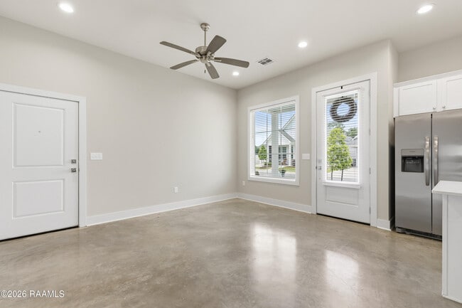 Photo - 107 Satsuma Dr