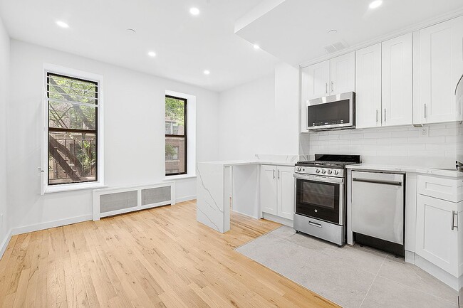 Photo - 27 W 84th St Unit 2FW