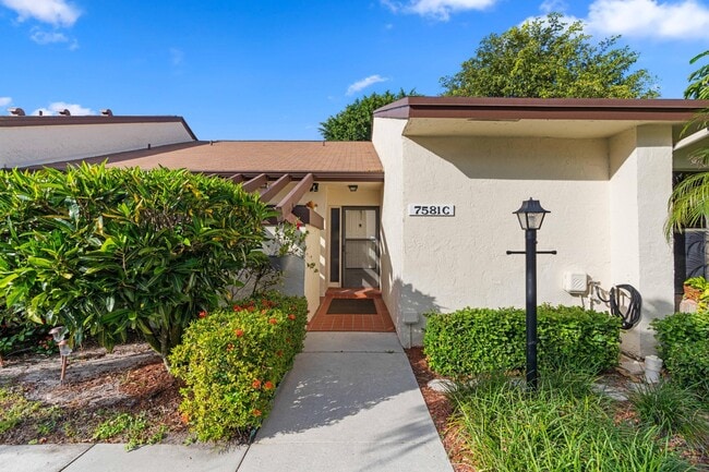 Photo - 7581 English Ct Townhome