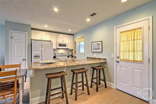 Photo - 130 Ropemaker Ln