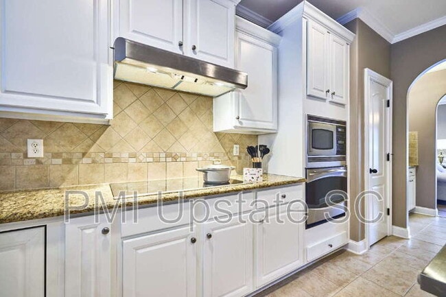 Photo - 120 Haddington Ln