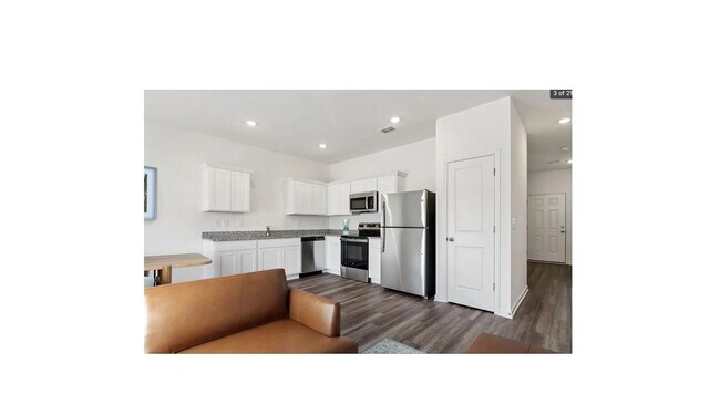 Photo - 232 Gillis Wy