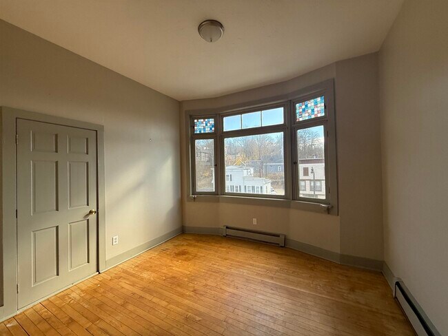 Photo - 408 Central St Unit 6