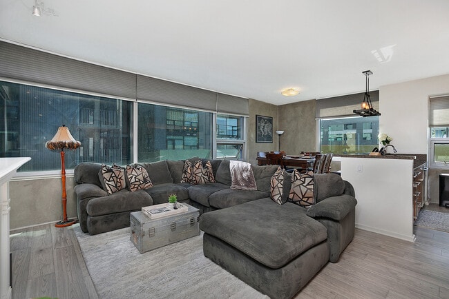 Photo - 321 Tenth Ave Unidad 607