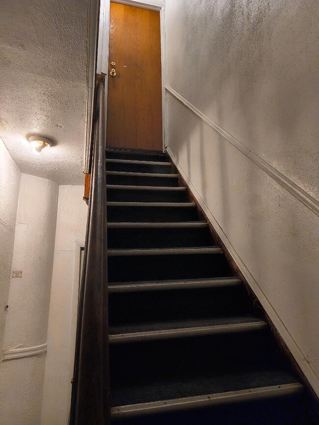 Photo - 250 Apsley St