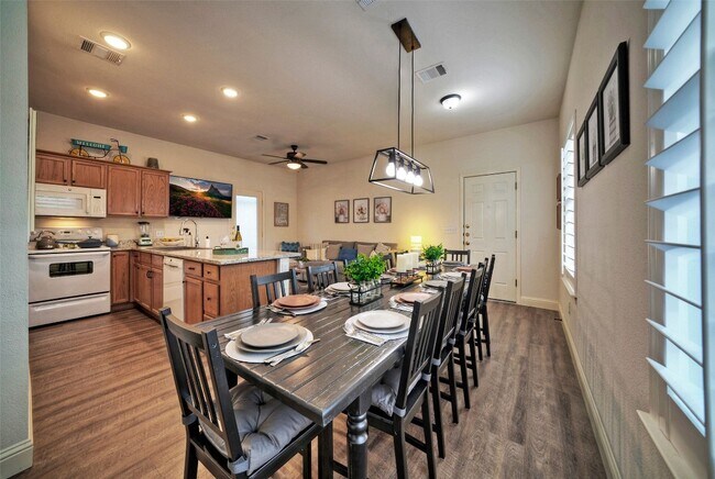 Photo - 301 Windridge Vlg Cv