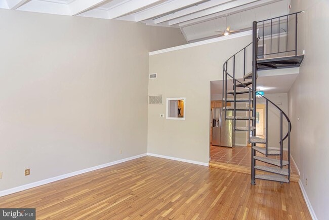 Building Photo - 20A Oscar Hammerstein Way Unit 20B