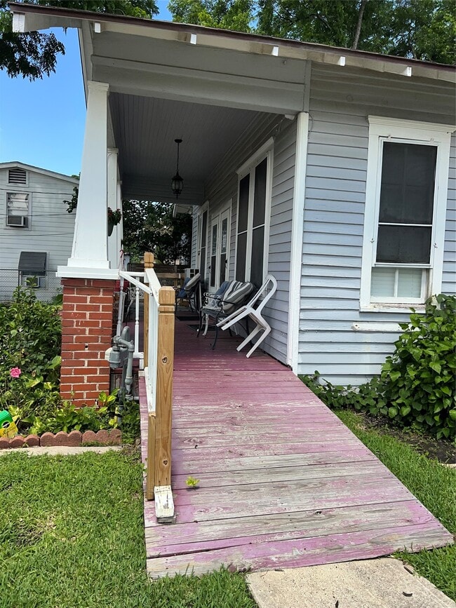 Photo - 1233 Morris St
