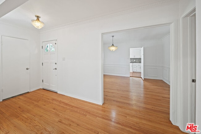 Photo - 2124 Hillsboro Ave