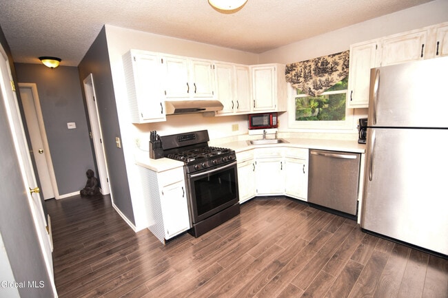 Photo - 15 Longwood Dr