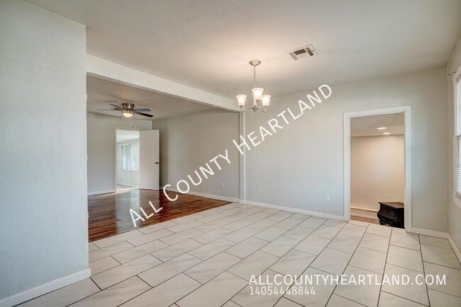 Building Photo - 2400 W Britton Rd