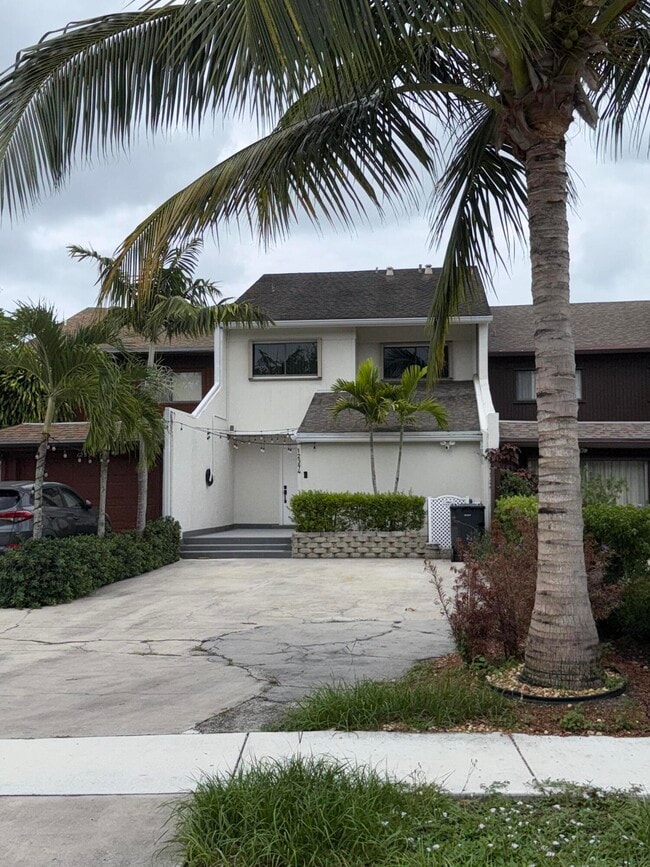 Building Photo - 12394 Westhampton Cir
