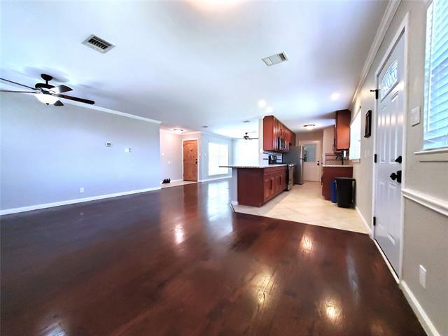 Photo - 806 Greenhaven Dr