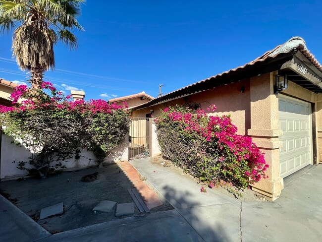 Building Photo - PS T 33387 Unit 2