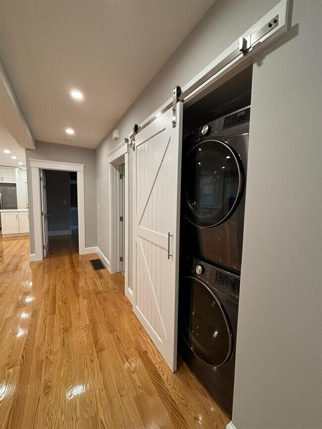 26 Fenwick St Unit 1