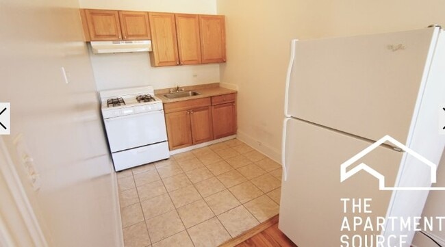 Photo - 2704 N Sawyer Ave Unidad 5
