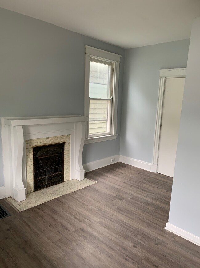 Photo - 953 Wells St