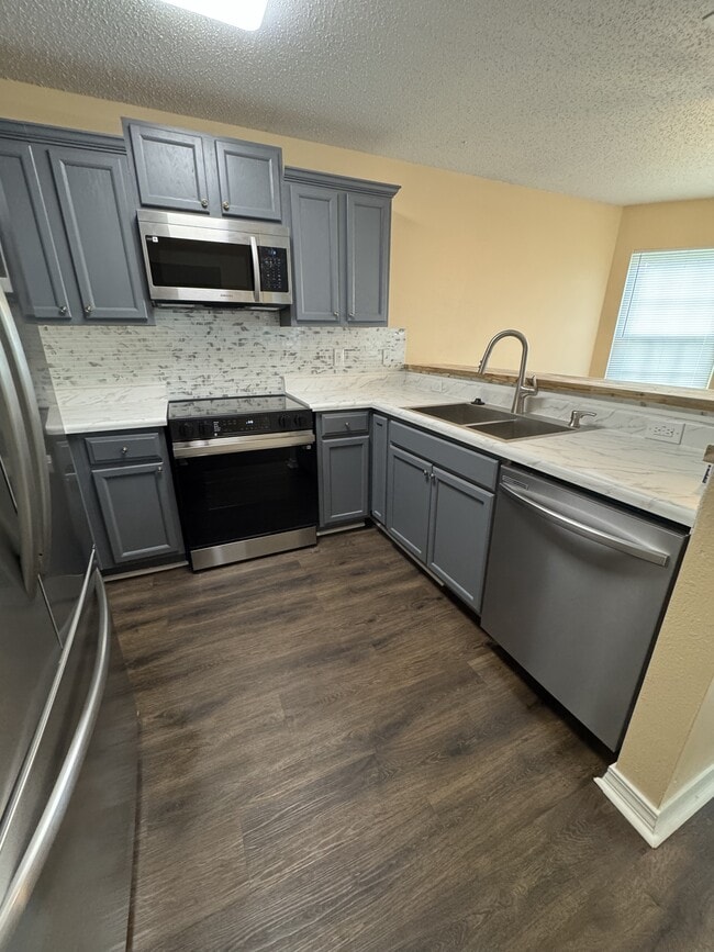 Photo - 13401 Warren Dr