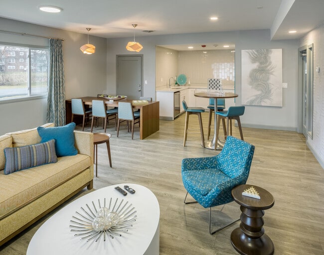 Photo - The Four Seasons