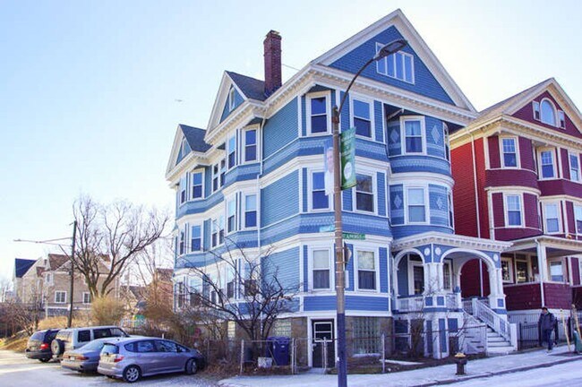 Building Photo - 170 St Alphonsus St Unit 2