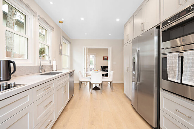 Building Photo - 228 W Mission St