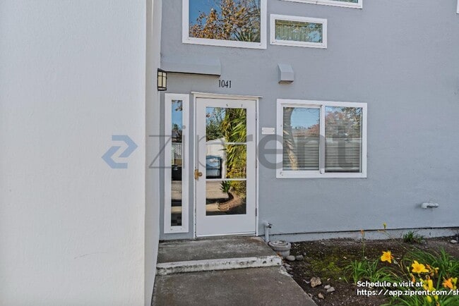 Photo - 1041 Shell Blvd