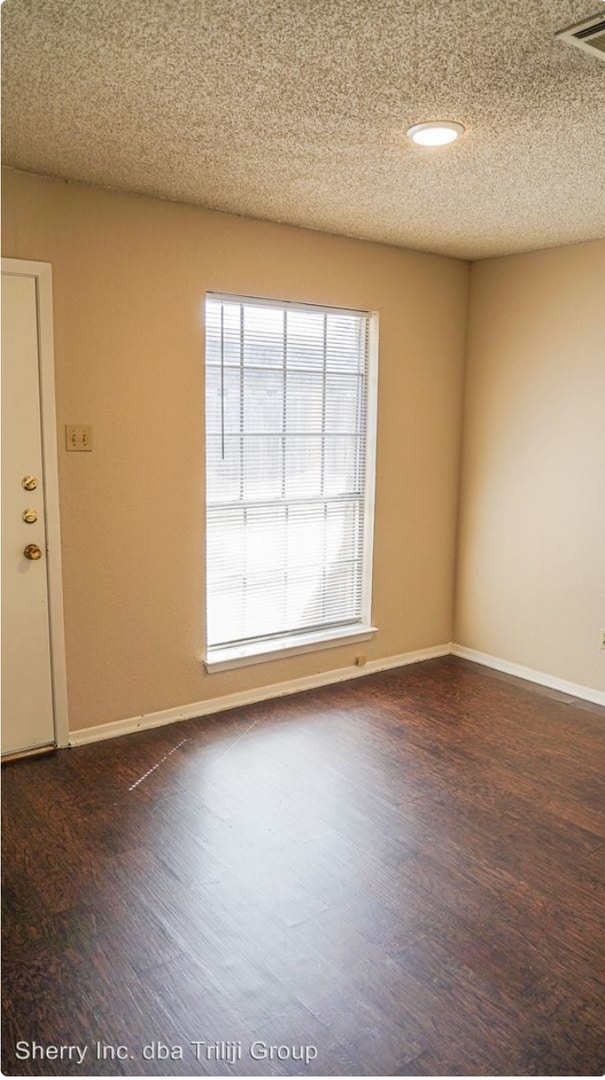 Photo - E 105-107 Eldorado Unit 105