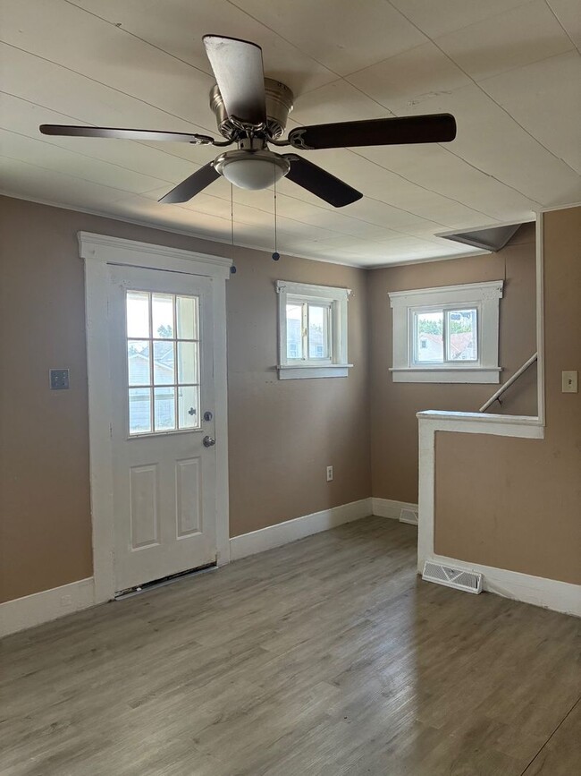 Photo - 206 W 32nd St