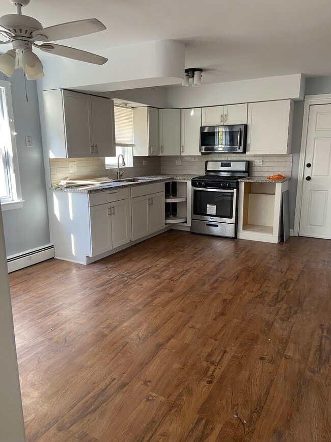 Building Photo - 3520 W 59th St Unit 1