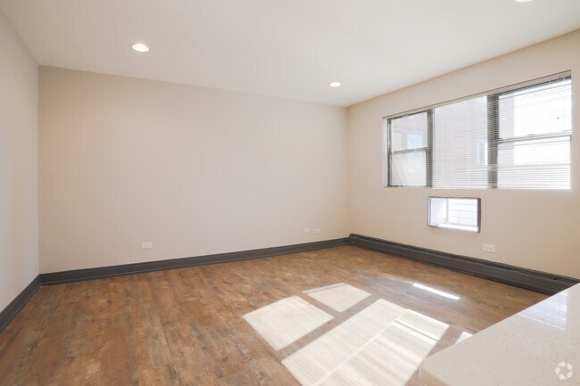 1 BR, 1 BA - Living Room - Wrightwood - 512 W Wrightwood Ave