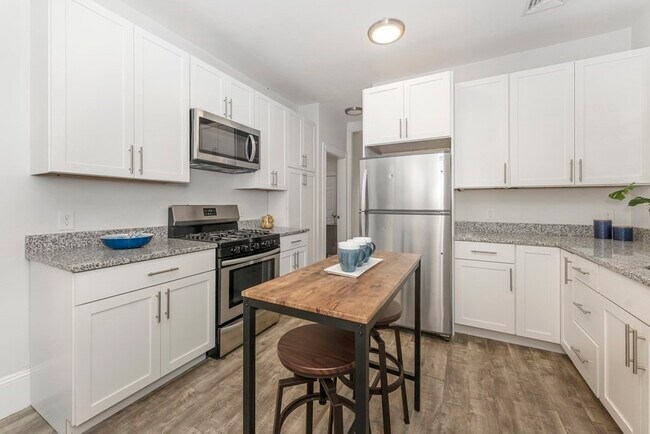 Photo - 172 Boylston St