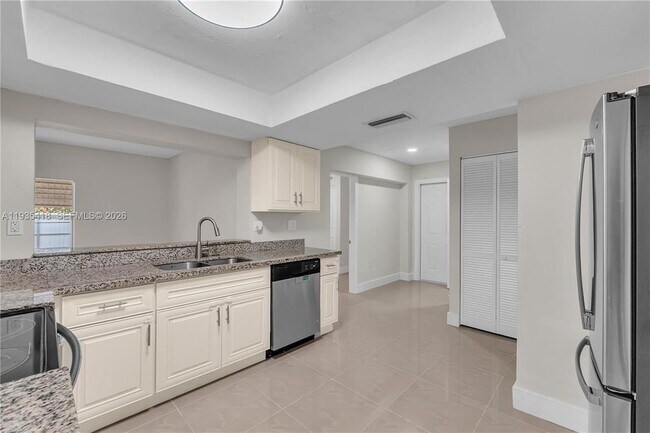 Photo - 8400 NW 25th St