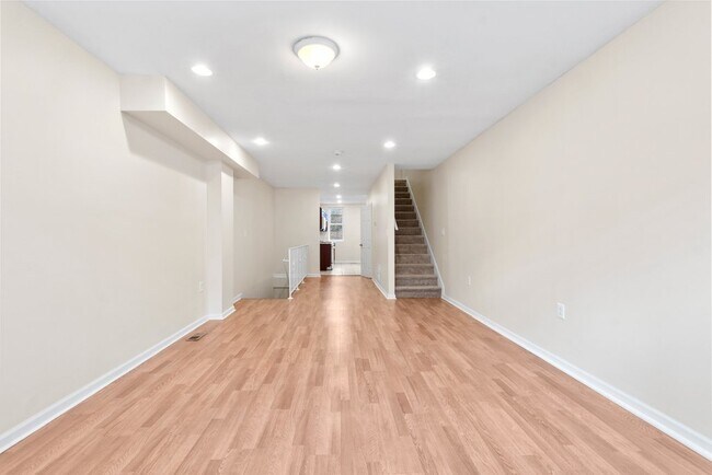 Photo - 428 E Lorraine Ave