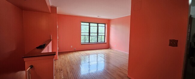 1987 Prospect Ave