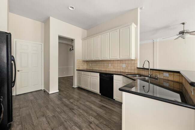 10211 Wildwood Park Ln